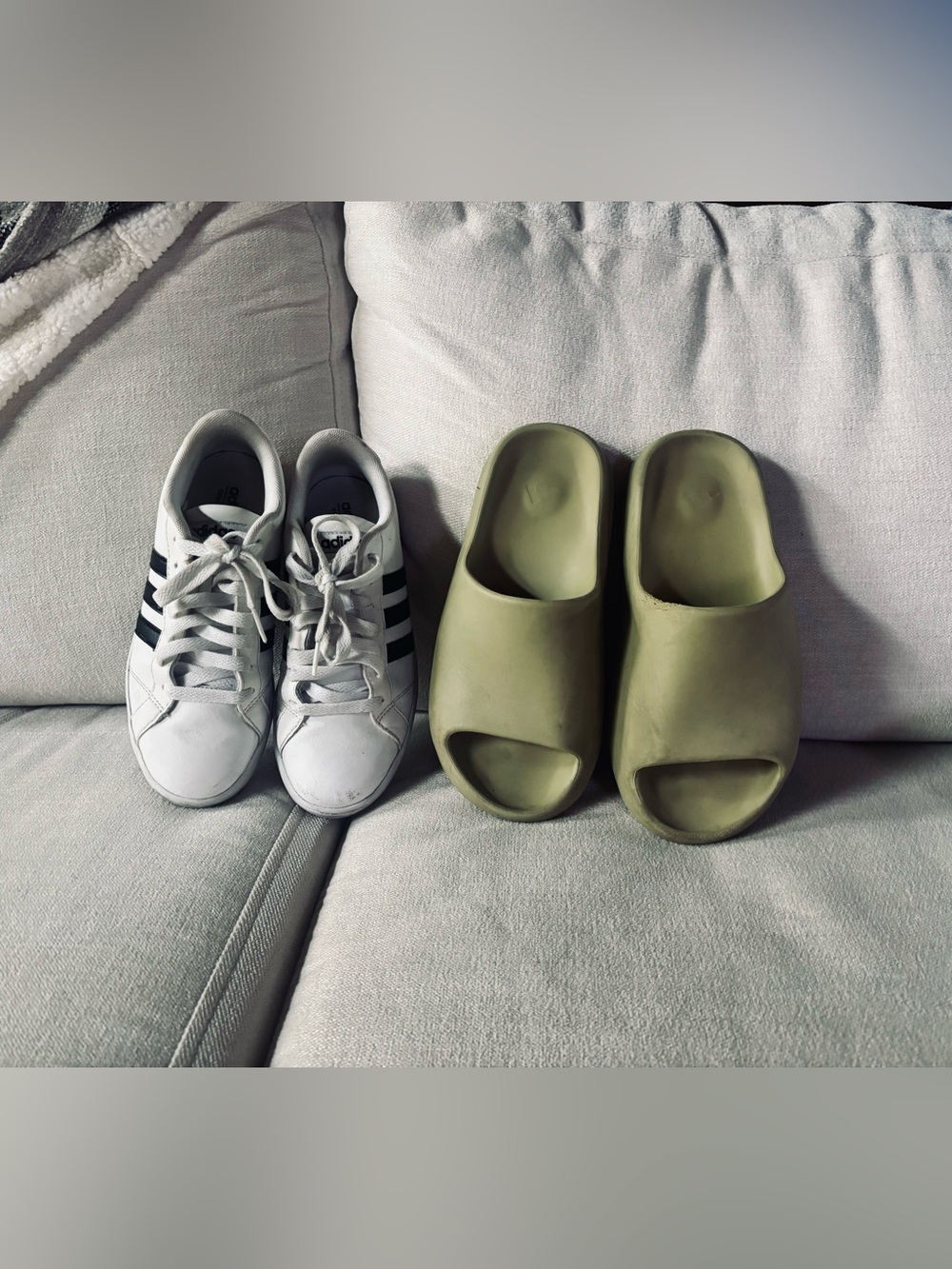 BUNDLE-Yeezy Slides Sz 7 Women, Adidas Superstars Sz 5.5 Big Kids